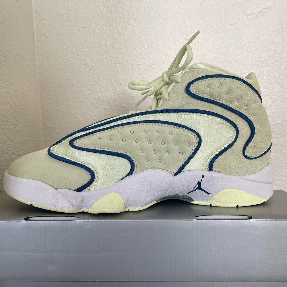 Women’s Size 10.5 Jordan OG
